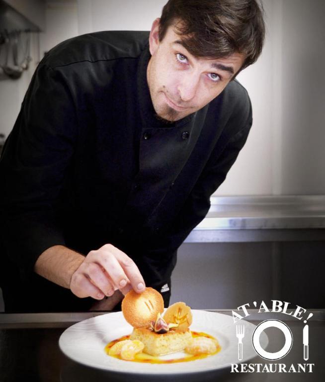 Logis Hotel Restaurant La Boule D'Or Chinon Eksteriør bilde