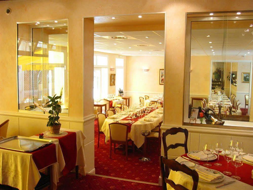 Logis Hotel Restaurant La Boule D'Or Chinon Eksteriør bilde