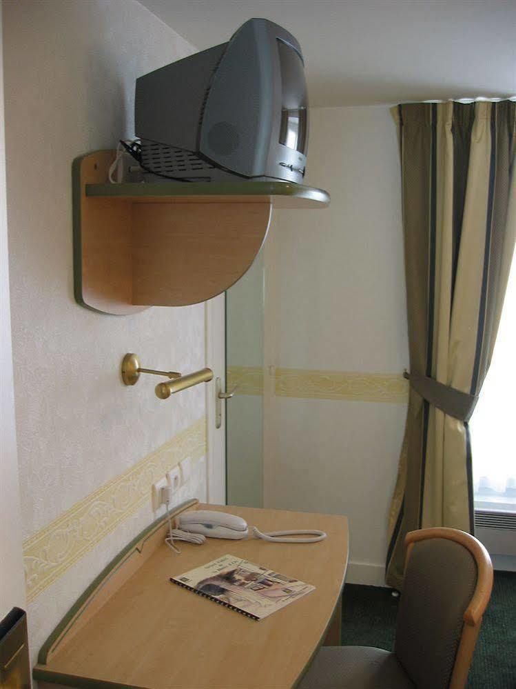 Logis Hotel Restaurant La Boule D'Or Chinon Eksteriør bilde