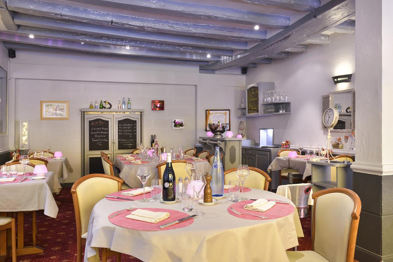 Logis Hotel Restaurant La Boule D'Or Chinon Eksteriør bilde